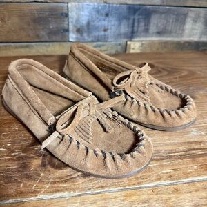 MINNETONKA Brown Caramel‎ Suede Fringe Bow Detail Moccasins Loafers Girls Sz 4
